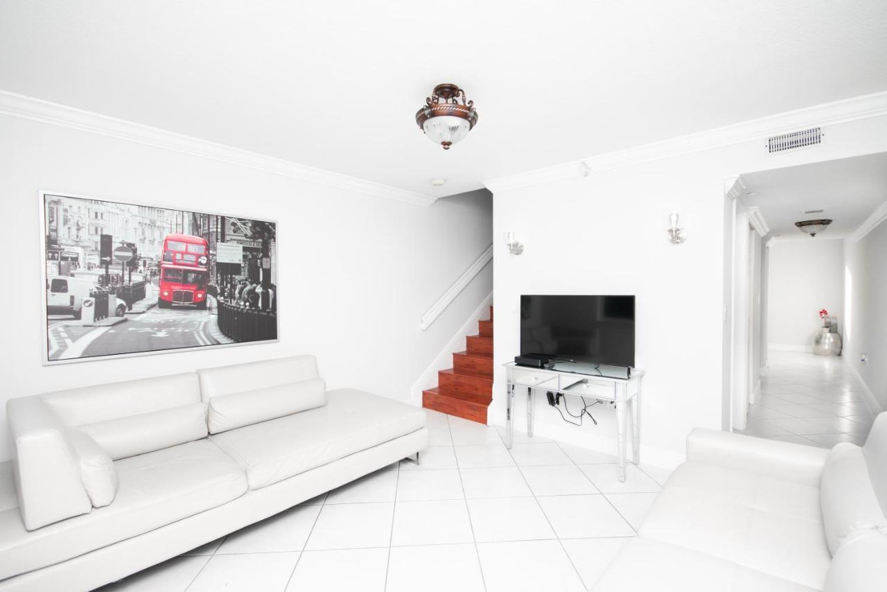 Beautiful 2/2.5 Condo W/Free Parking Fast Wifi Miami Exteriér fotografie