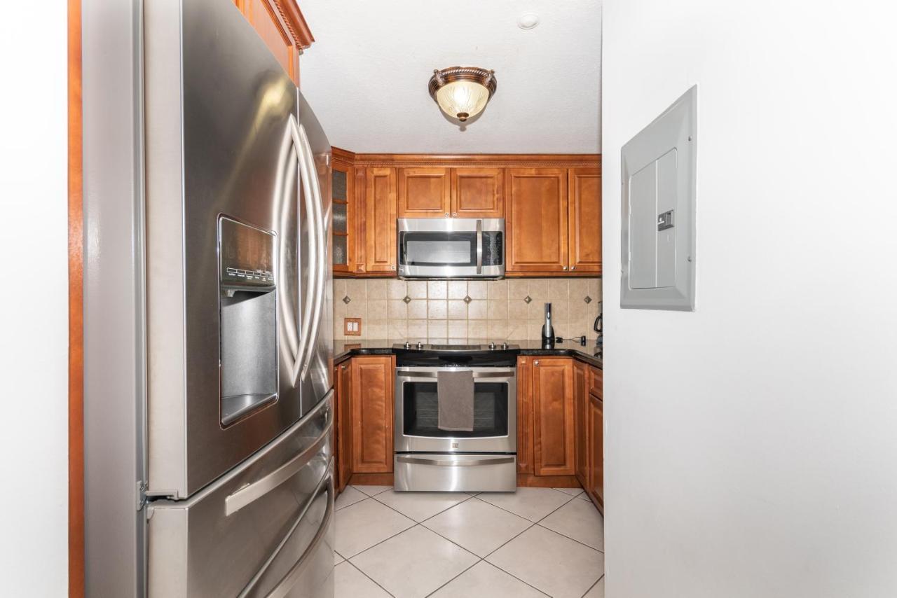 Beautiful 2/2.5 Condo W/Free Parking Fast Wifi Miami Exteriér fotografie